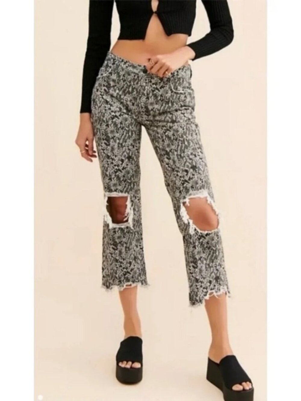 We The Free Twenty-Seven Snake Print Distressed‎ Crop Jeans ** Size 27